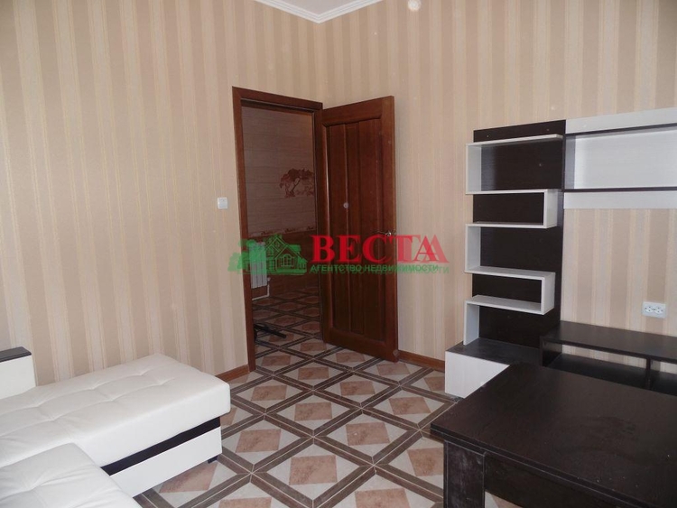 Дом, 300.00 м², на участке 30 сот. фото 2