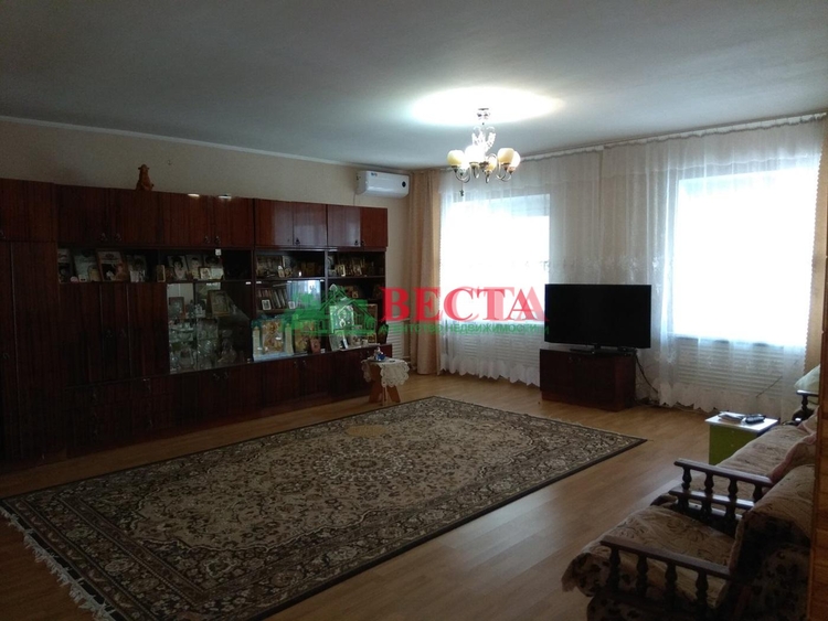 Дом, 240.00 м², на участке 8 сот. фото 10