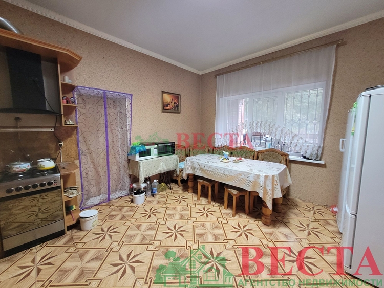 Дом, 240.00 м², на участке 15 сот. фото 9