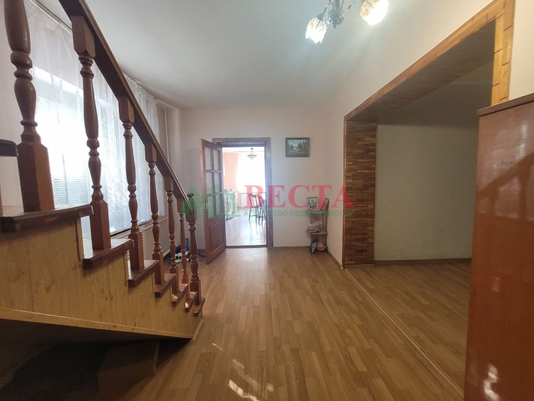 Дом, 250.00 м², на участке 10 сот. фото 6