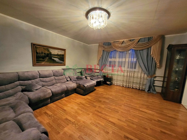 Дом, 200.00 м², на участке 5 сот. фото 2