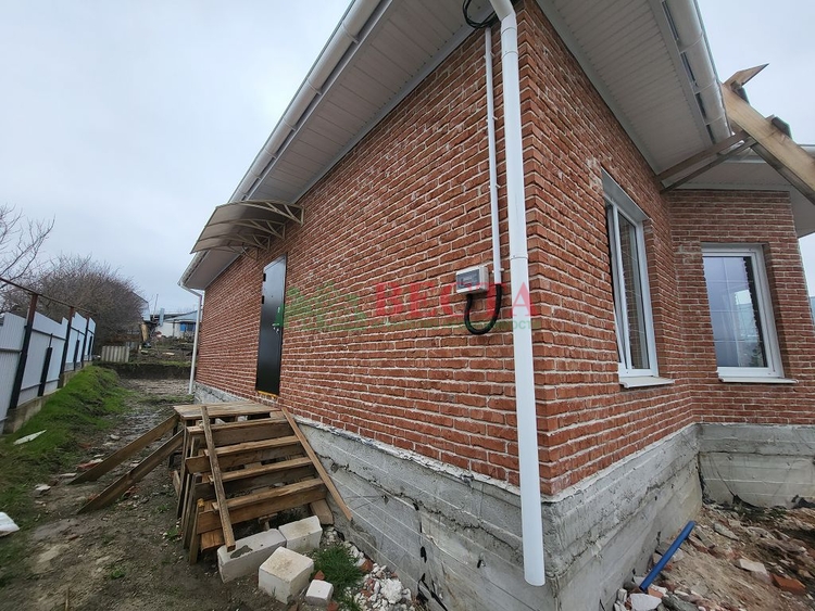 Дом, 80.00 м², на участке 5 сот. фото 1