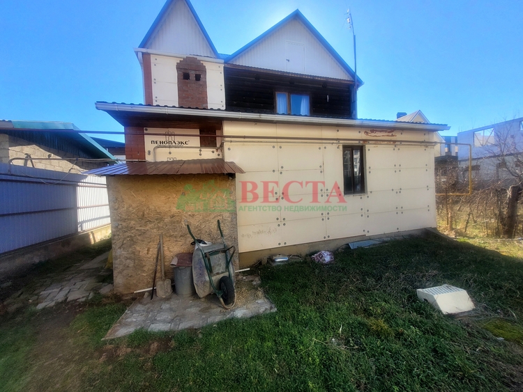 Дом, 200.00 м², на участке 8.88 сот. фото 2