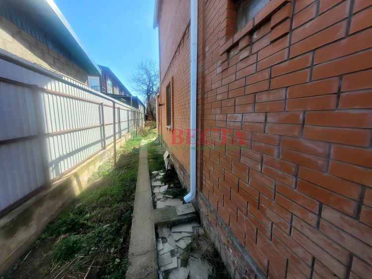 Дом, 200.00 м², на участке 8.88 сот. фото 3