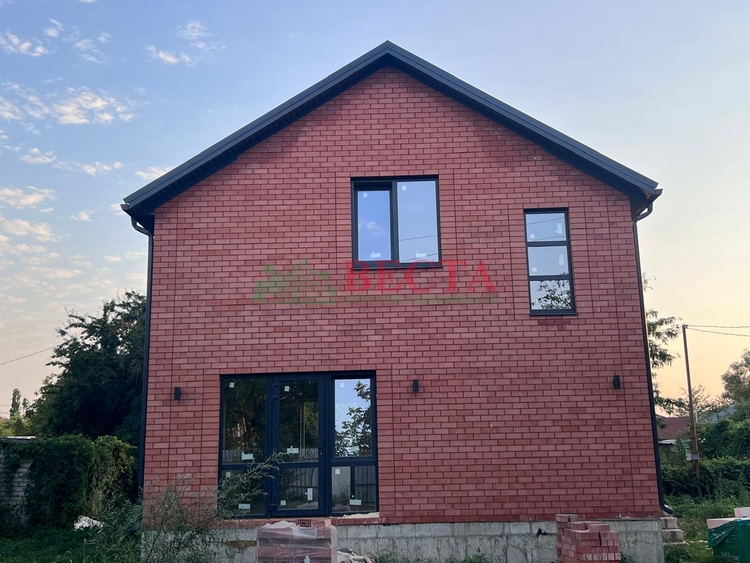 Дом, 100.00 м², на участке 5 сот. фото 0