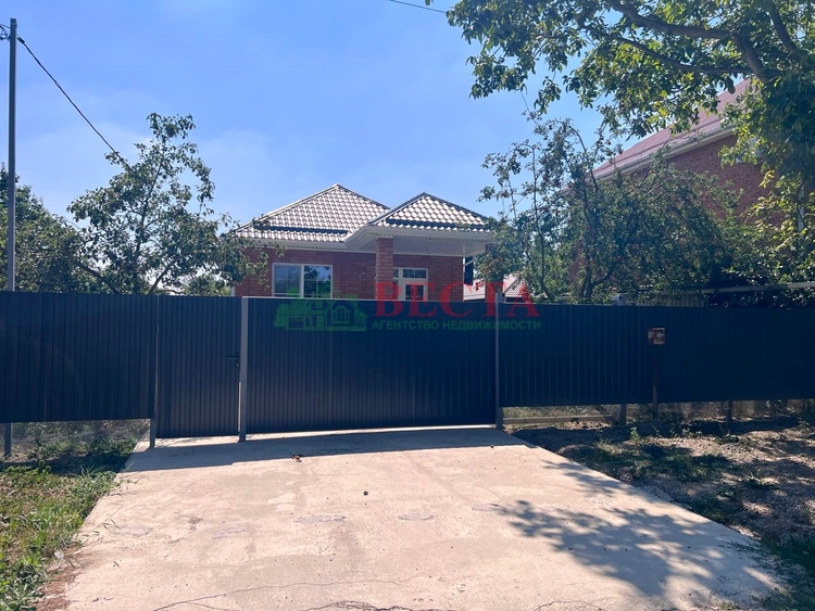 Дом, 82.00 м², на участке 3.80 сот. фото 1