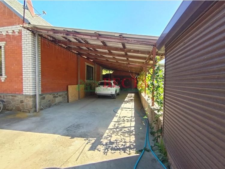 Дом, 100.00 м², на участке 11 сот. фото 2
