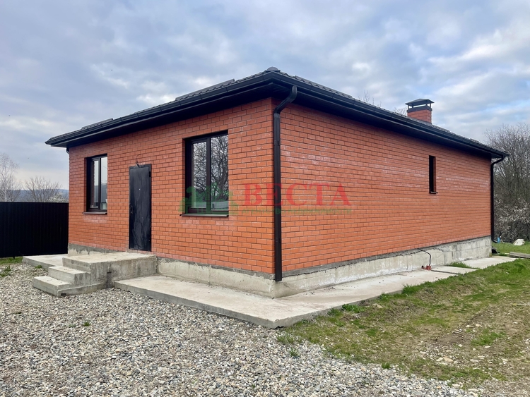 Дом, 100.00 м², на участке 6 сот. фото 0