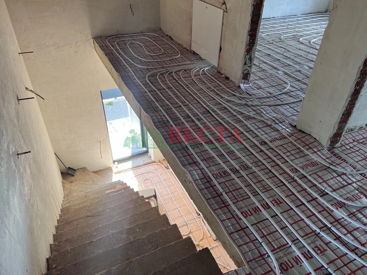 Дом, 144.00 м², на участке 3.30 сот. фото 2